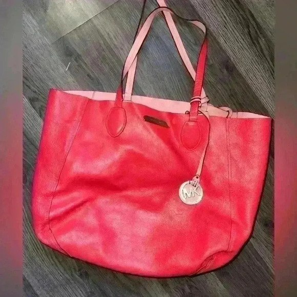 Michael Kors Reversable Purse with wallet - Picture 3 of 4